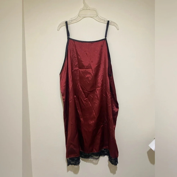 Plus size Women’s 2X Red Silk Dress with Black Lace and Adjustable Straps  soft - Picture 6 of 10